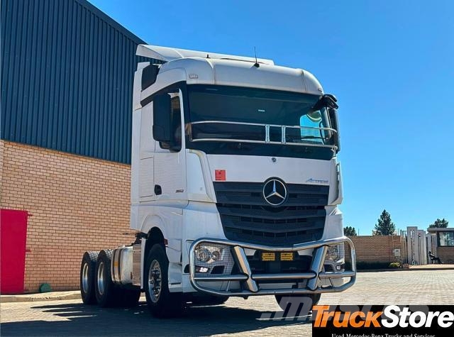 Fuso Actros ACTROS 2652LS/33 STD Τράκτορες