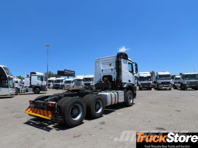 Fuso Canter ACTROS 3345S/33 曳引機組件