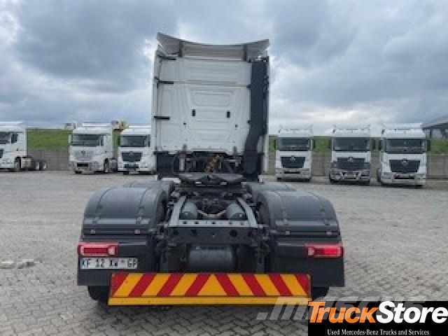 Mercedes-Benz Actros ACTROS 3358LS/33 LS Тягачі