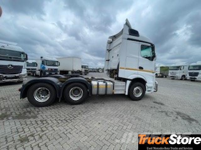 Mercedes-Benz Actros ACTROS 3358LS/33 LS Тягачі