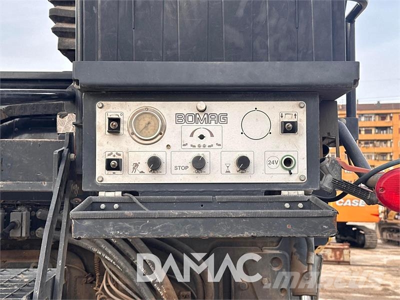 Bomag BF600 P-2 Asfalta klājēji
