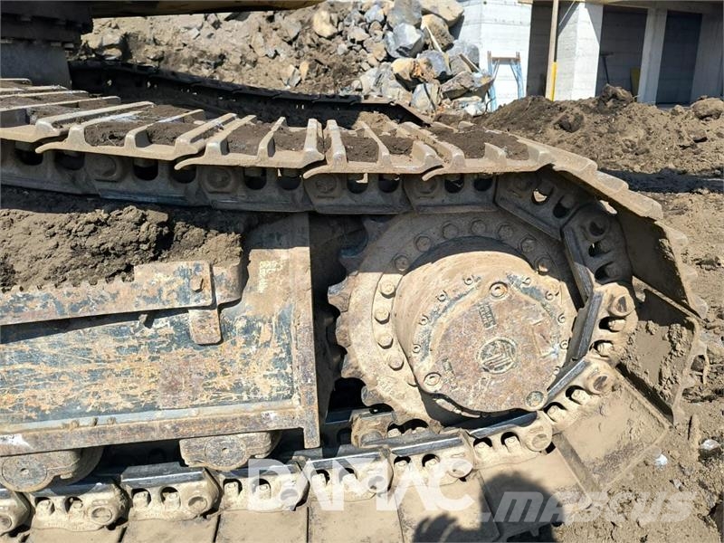 JCB JS235HD Гусеничные экскаваторы