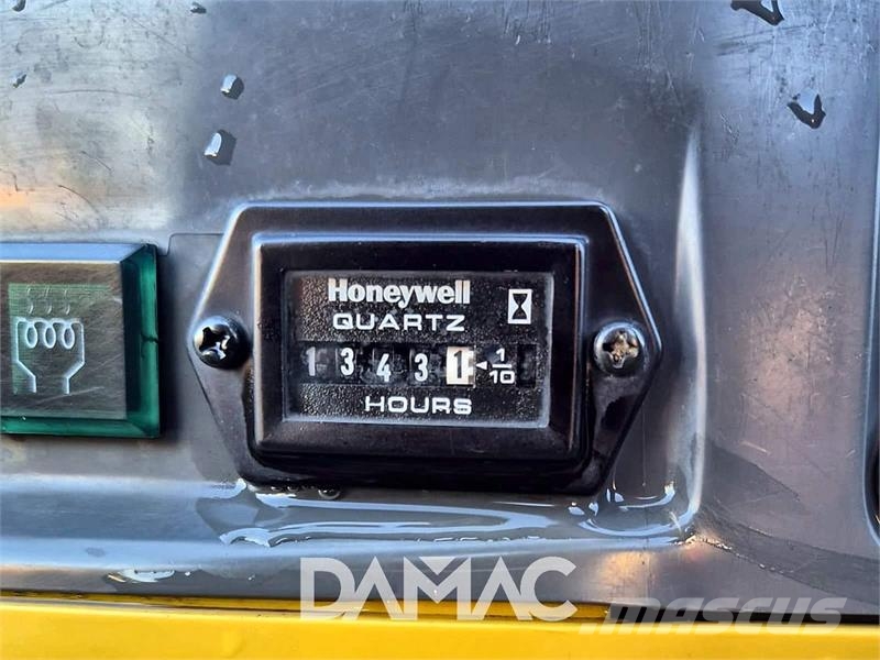 Komatsu PC09 Міні-екскаватори < 7т