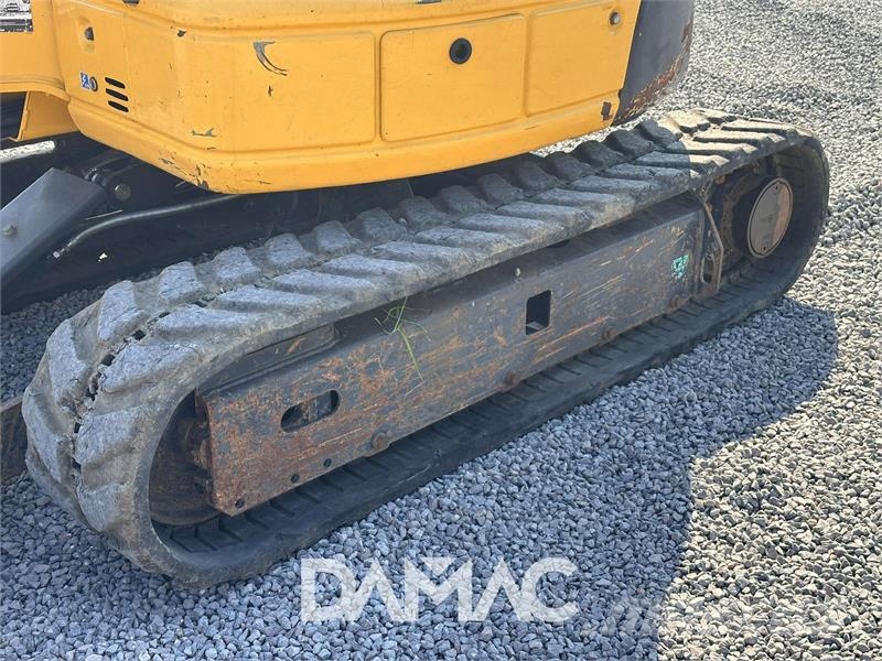 Komatsu PC26MR-3 Мини екскаватори < 7 т
