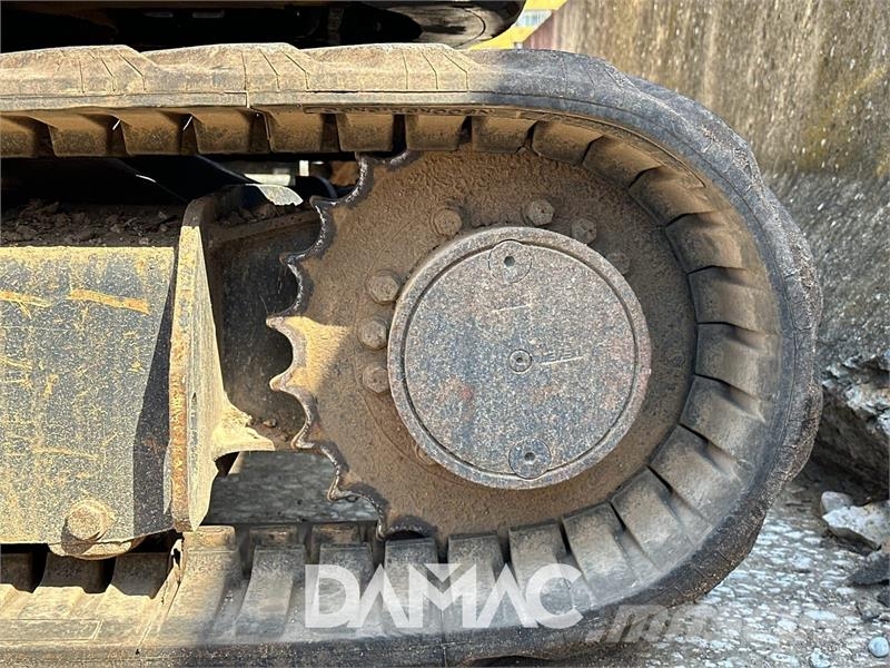 Komatsu PC26MR-3 Mini kotrók < 7t