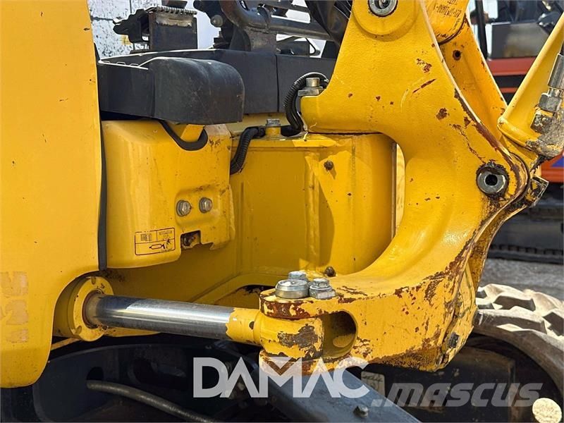 Komatsu PC26MR-3 Mini kotrók < 7t