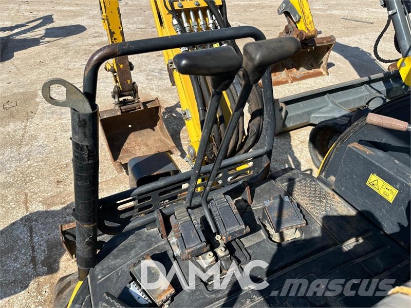 Komatsu PC26MR-3 Mini kotrók < 7t
