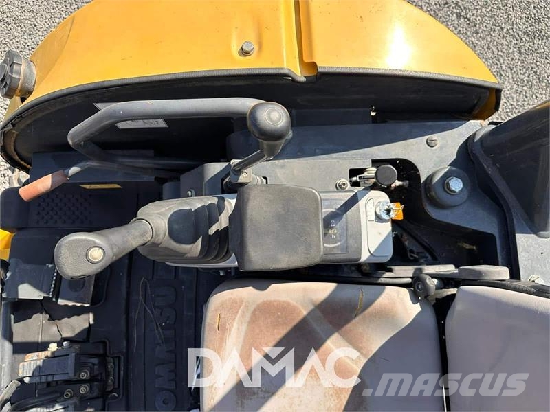 Komatsu PC26MR-3 Mini kotrók < 7t