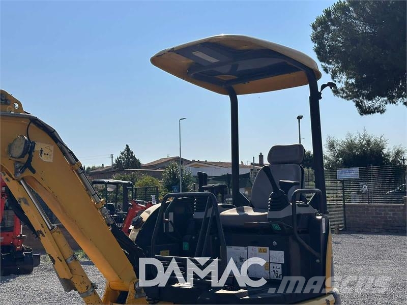 Komatsu PC26MR-3 Mini kotrók < 7t
