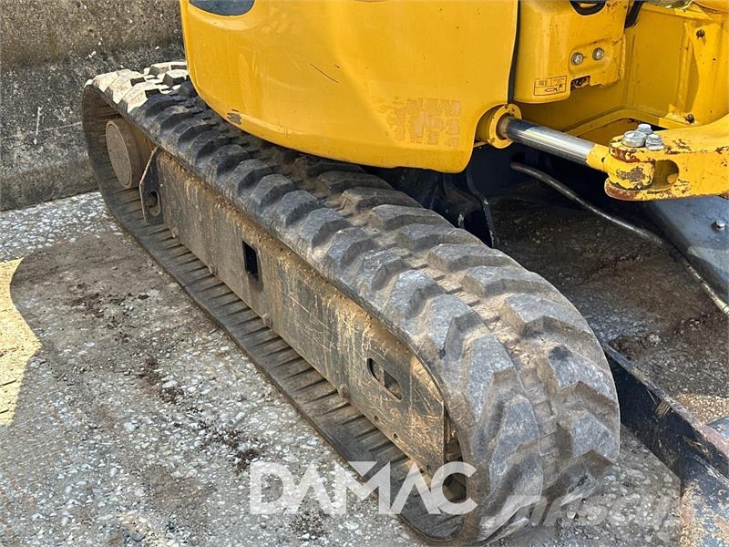 Komatsu PC26MR-3 Mini kotrók < 7t