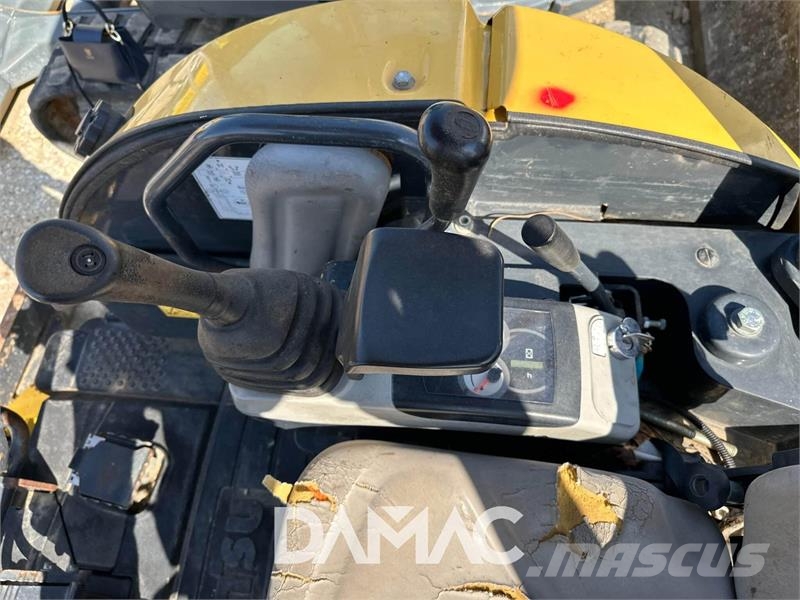 Komatsu PC26MR-3 Mini kotrók < 7t
