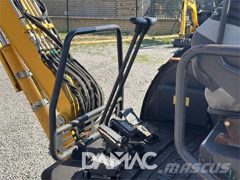 Komatsu PC26MR-3 Мини екскаватори < 7 т