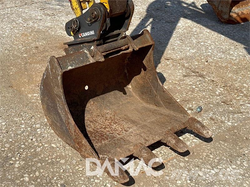 Komatsu PC26MR-3 Mini kotrók < 7t