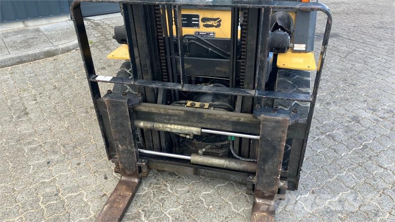 CAT GP20K CAT GP20K. 2tons Gas truck Camiones diesel