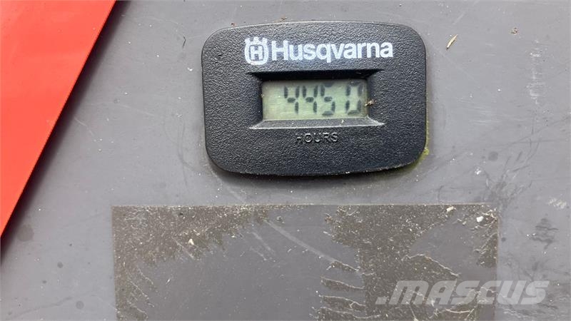 Husqvarna P 520D Husqwarna P520D 4WD Servo ركوب الحشائش