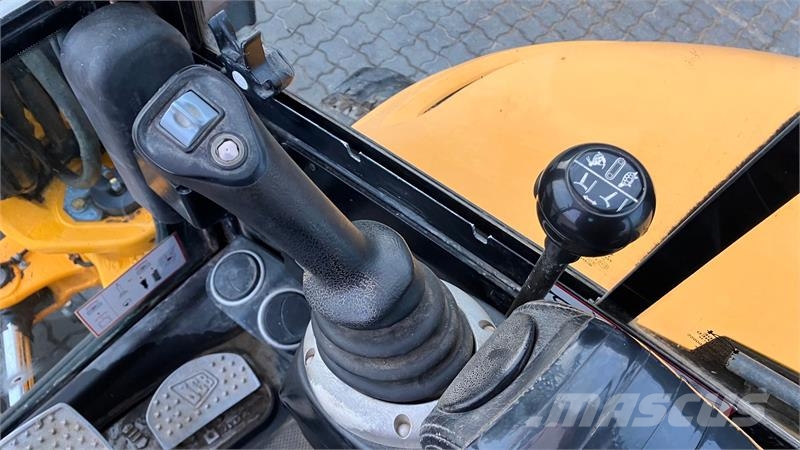 JCB 8055ZTS JCB 8055 ZTS med Powertilt Gravemaskiner på larvebånd