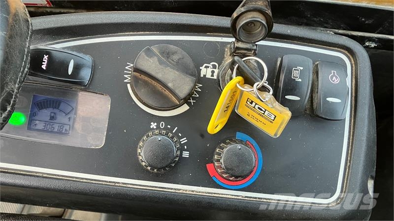 JCB 8055ZTS JCB 8055 ZTS med Powertilt Gravemaskiner på larvebånd