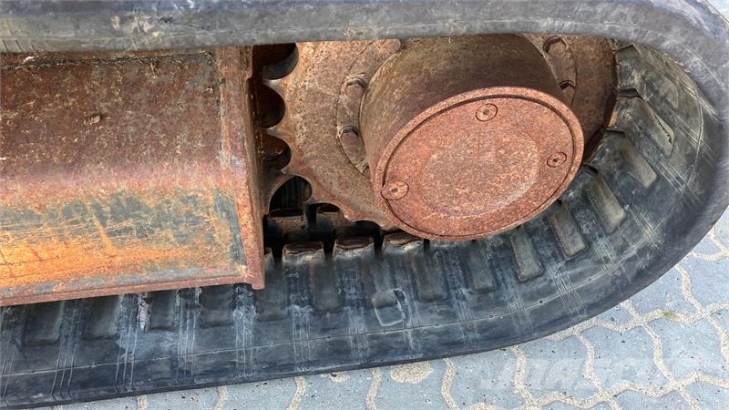 JCB 8085 ZTS JCB 8085 ZTS.med Powertilt Rupsgraafmachines