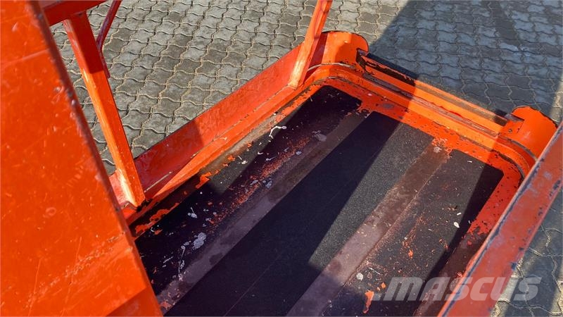 JLG 1230 ES JLG 1230ES Další zvedače a plošiny