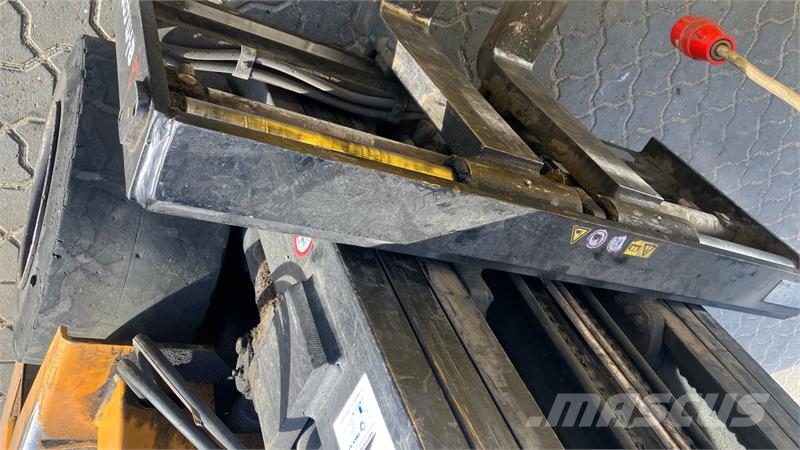 Montini 2200 EL MONTINI 2200kg El med godt udstyr Dizelski viljuškari