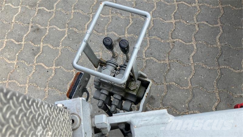 Omme 1550  Omme 1550 15 meters trailer lift رافعات ومنصات أخرى