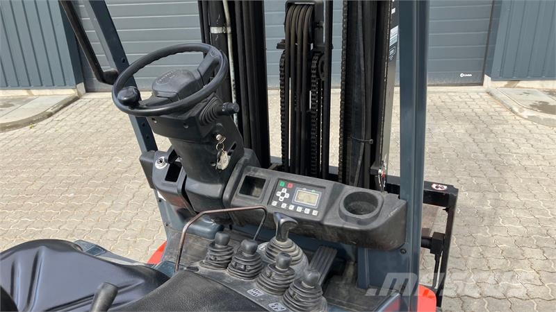 Toyota 8FBE20T Toyota 2 Tons El truck Carrelli elevatori diesel