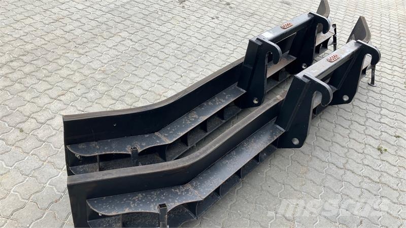 Weidemann Alle modeller NY Skrabeblad 285cm Weidemann ophæng Otros accesorios para tractores
