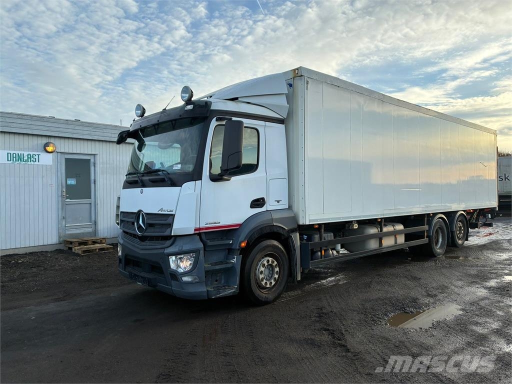 Mercedes-Benz 2533 Box - Koffer Box body trucks