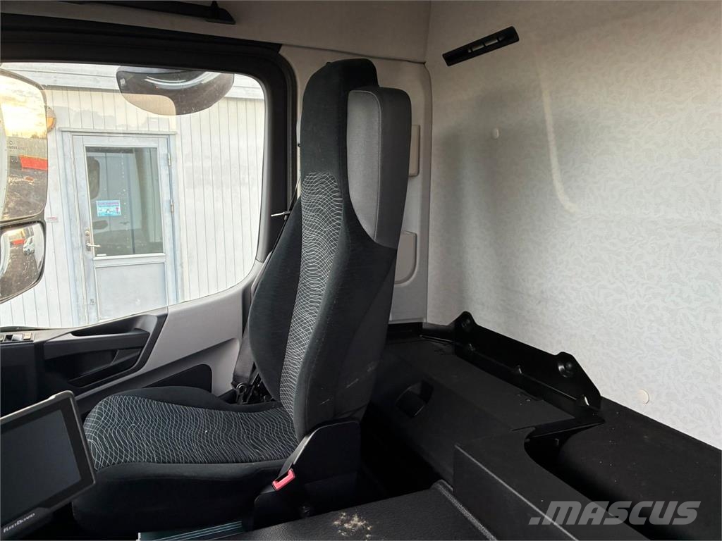 Mercedes-Benz 2533 Box - Koffer Box body trucks
