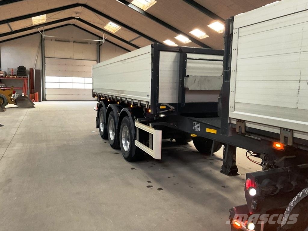 Mercedes-Benz 3256 8x4*4 Hiab 302 kran inkl. kærre Kiperi kamioni