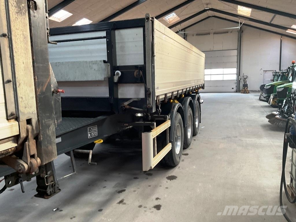Mercedes-Benz 3256 8x4*4 Hiab 302 kran inkl. kærre Kiperi kamioni