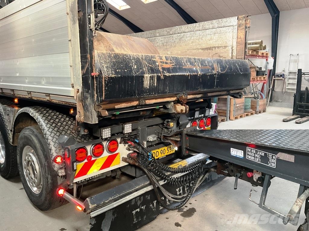 Mercedes-Benz 3256 8x4*4 Hiab 302 kran inkl. kærre Kiperi kamioni