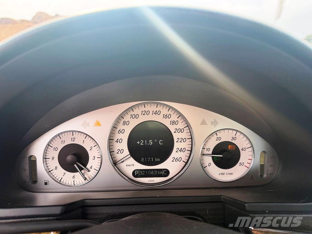 Mercedes-Benz E320CDI Sedan سيارات