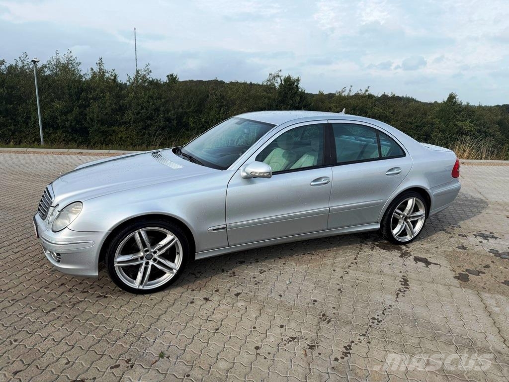 Mercedes-Benz E320CDI Sedan سيارات