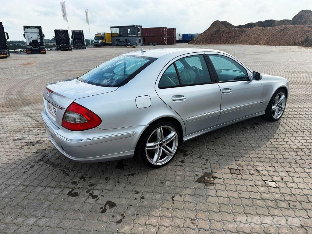 Mercedes-Benz E320CDI Sedan سيارات