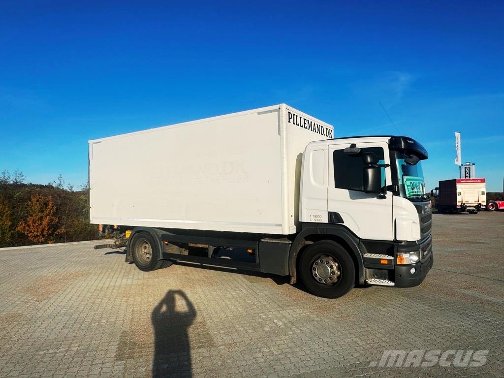 Scania P230 med lift Фургони