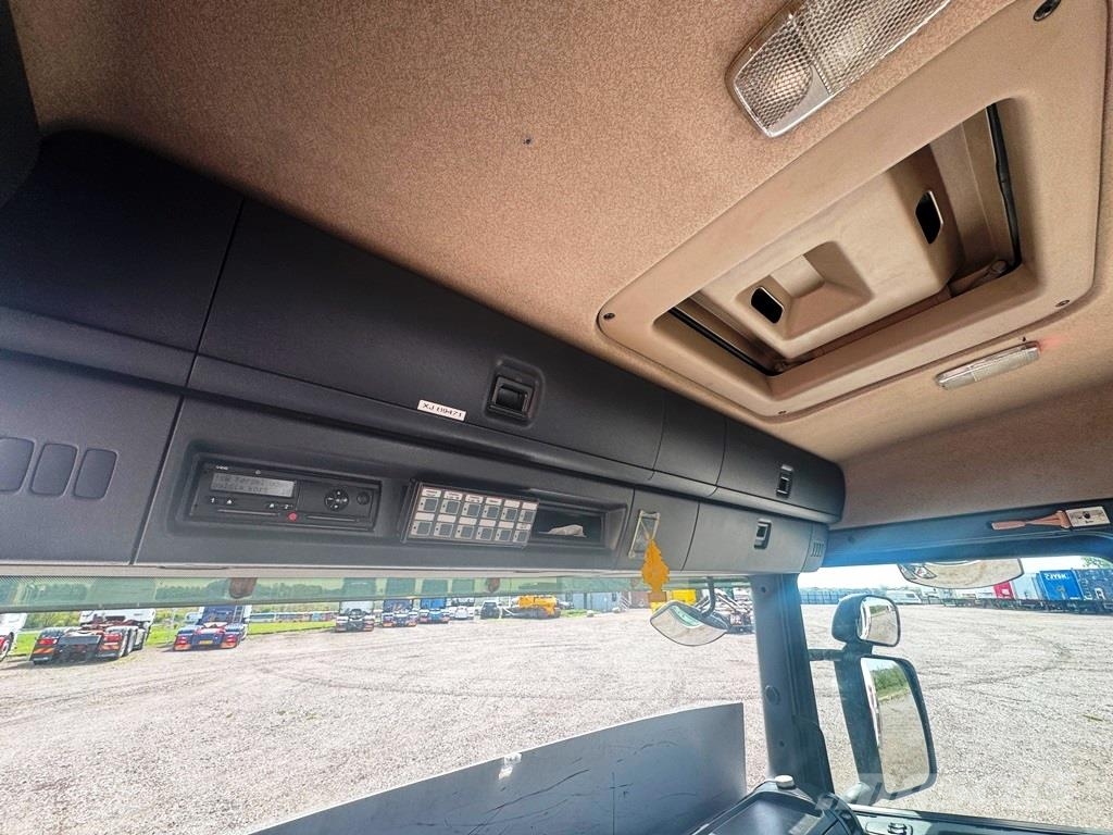 Scania P380 8x2*6 ADR-FL 24200L Грузовики-Фургоны