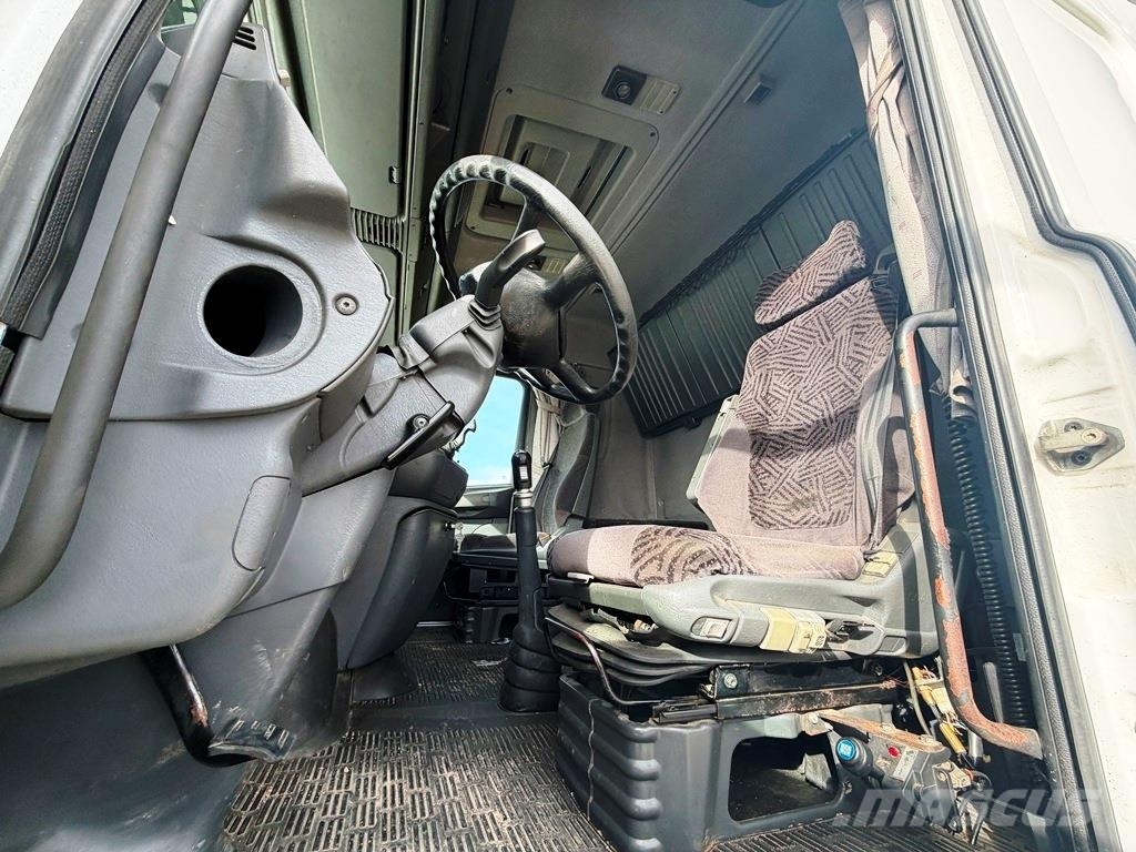 Scania T420 4x2 Hydr. Cavalos mecânicos