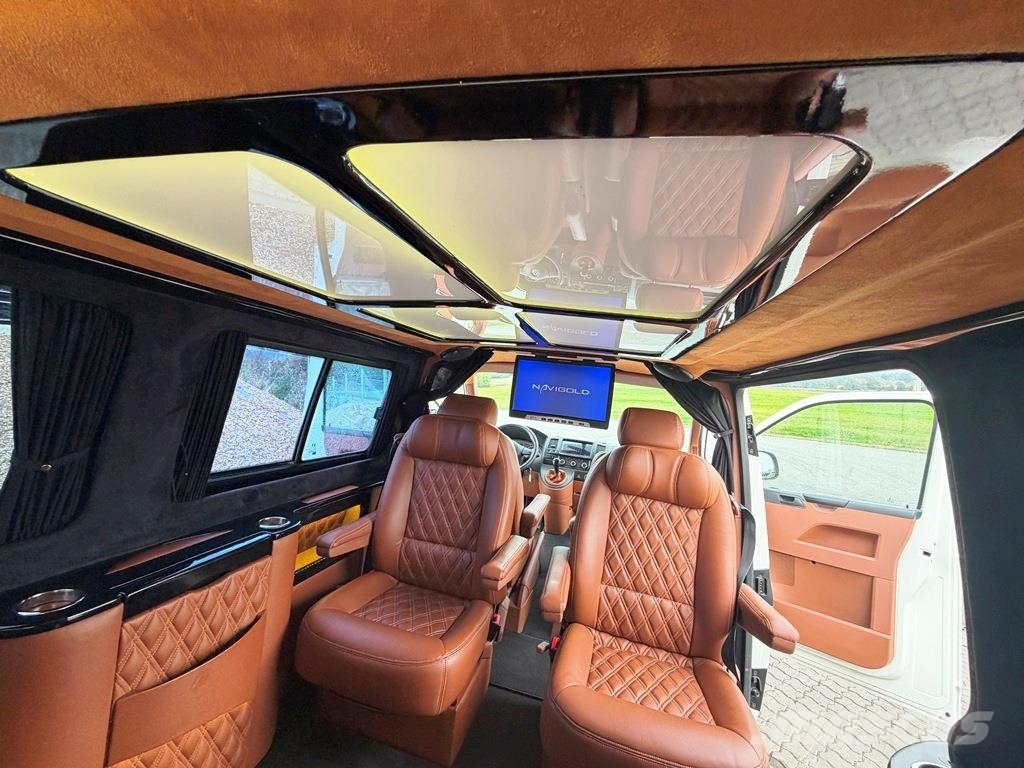 Volkswagen caravelle Deluxe edition moms fri Biler