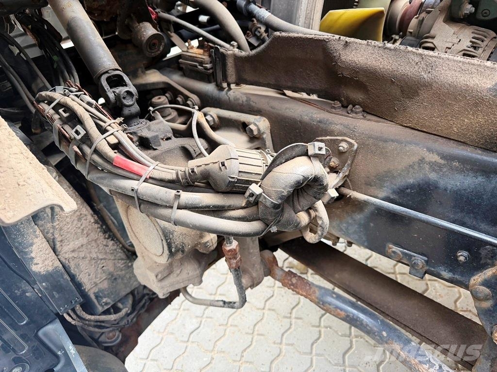Volvo FM 9 260 sideåbning شاحنات ذات هيكل صندوقي