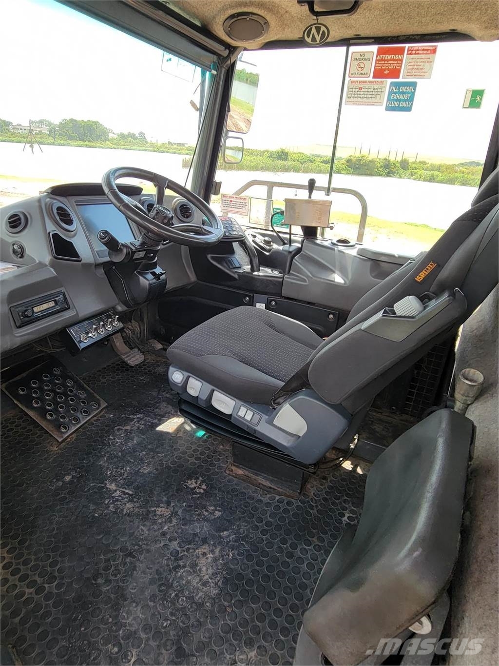 Bell B25E صهاريج مياه