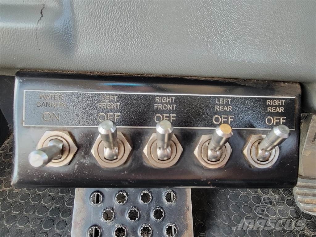 Bell B25E صهاريج مياه