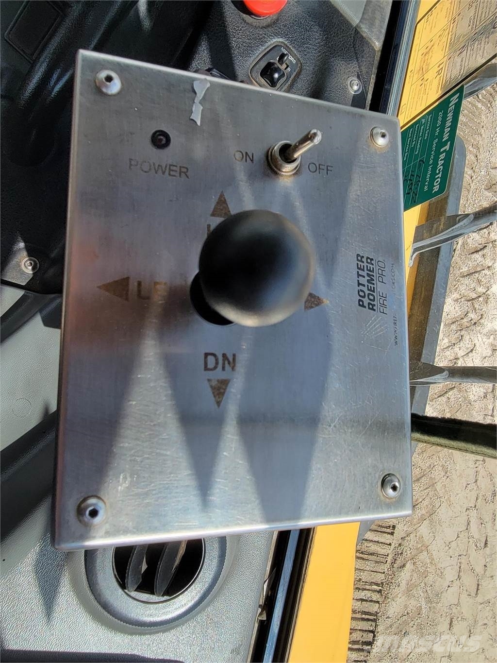 Bell B25E صهاريج مياه