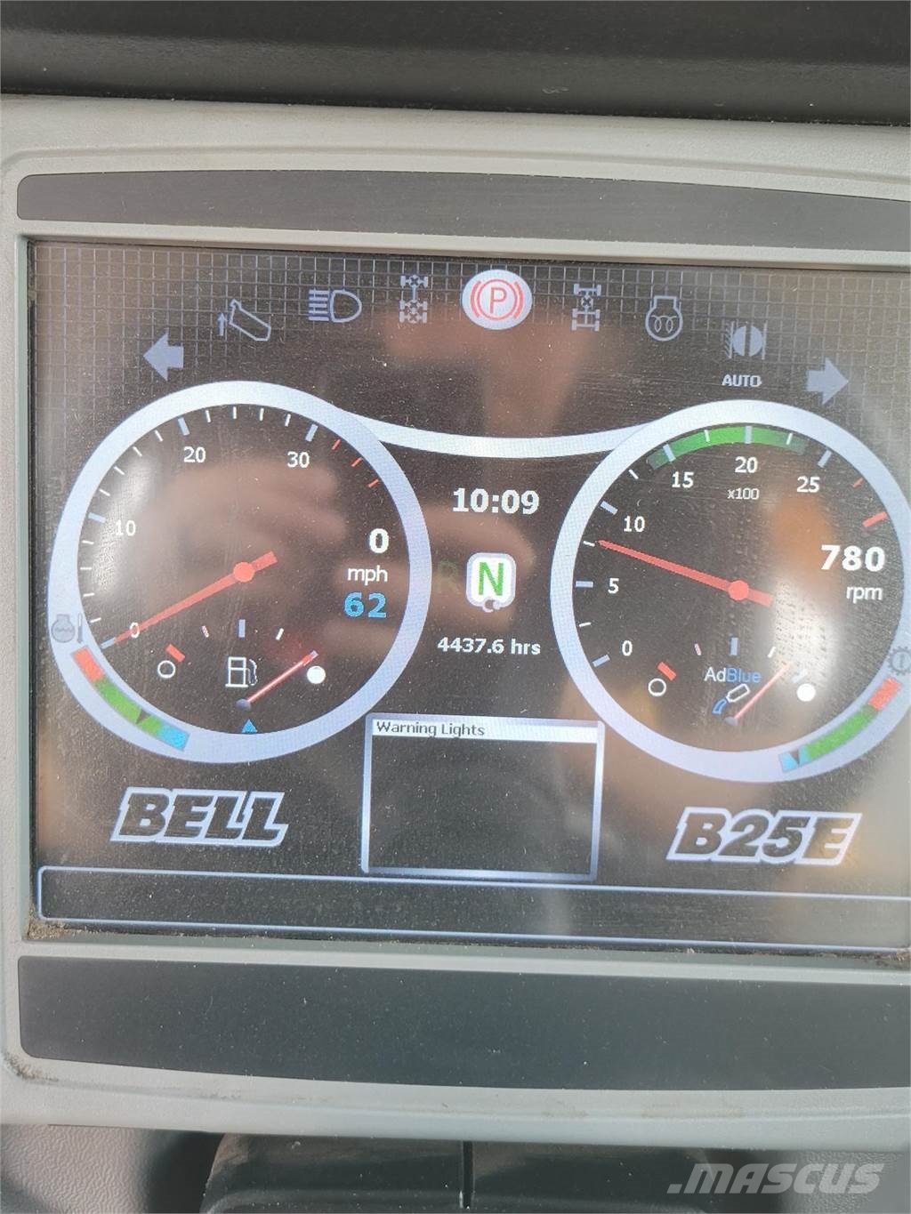 Bell B25E صهاريج مياه