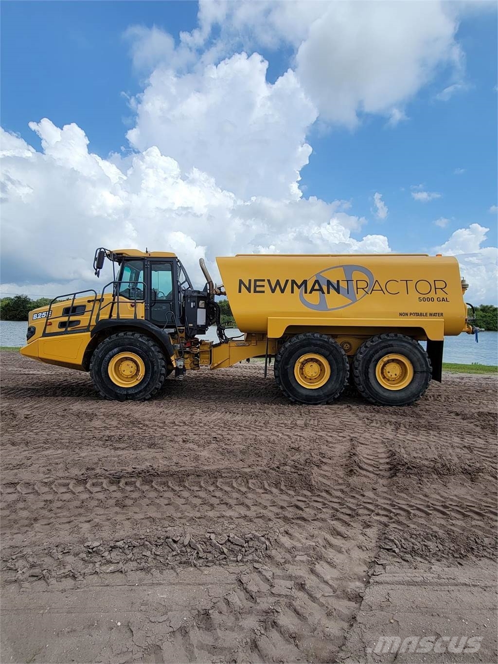 Bell B25E صهاريج مياه