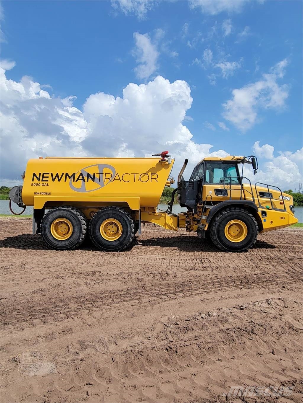 Bell B25E صهاريج مياه