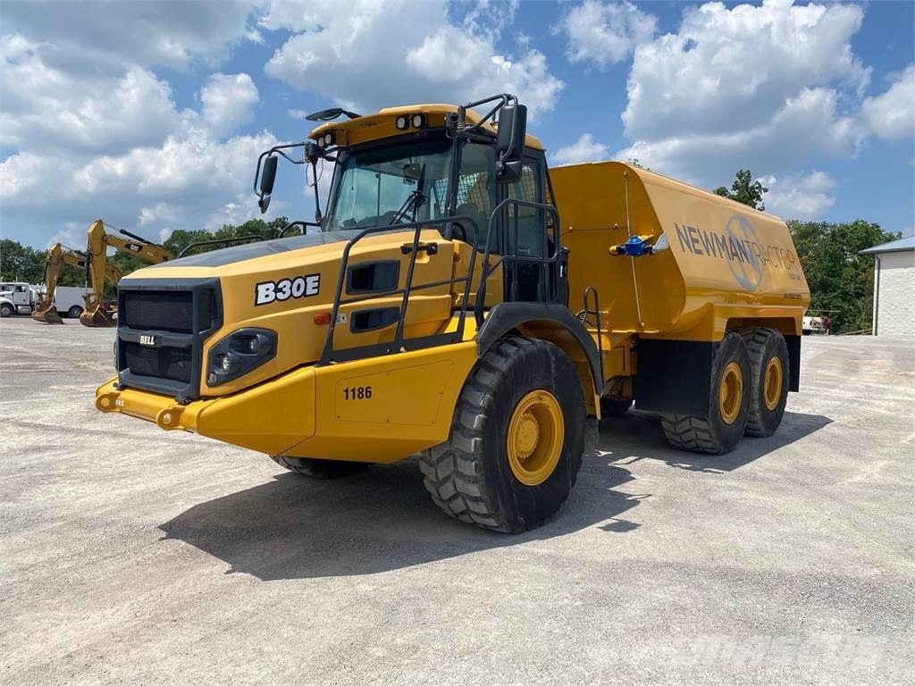 Bell B30E صهاريج مياه