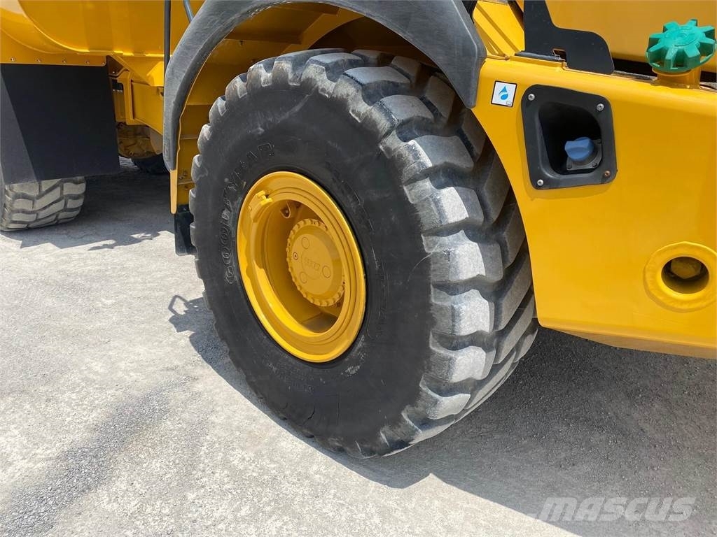 Bell B30E صهاريج مياه
