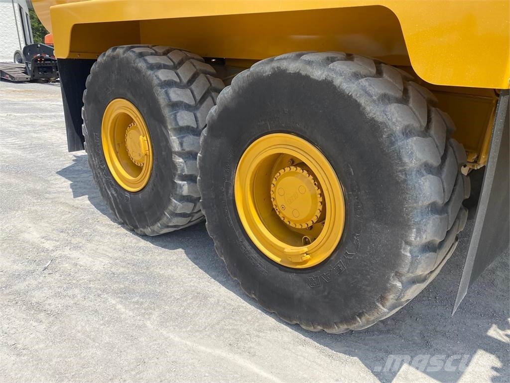 Bell B30E صهاريج مياه