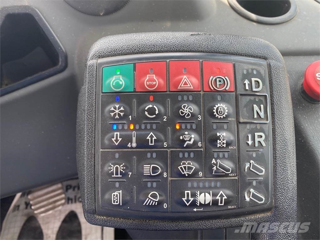 Bell B30E صهاريج مياه